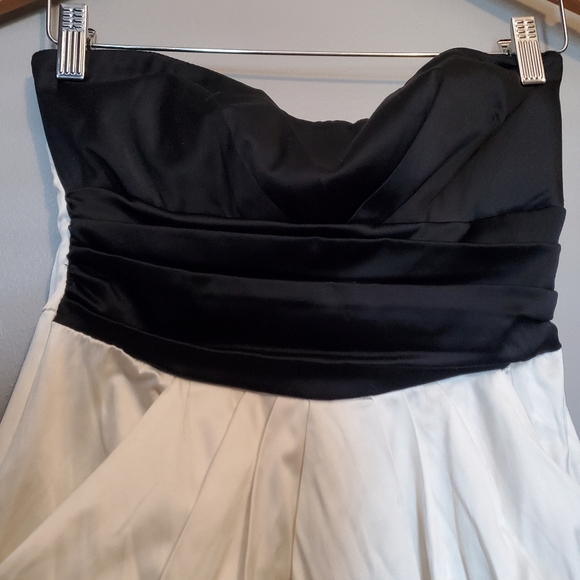 Impress Black/White Dress w/Pockets - Size M - Picture 3 of 11